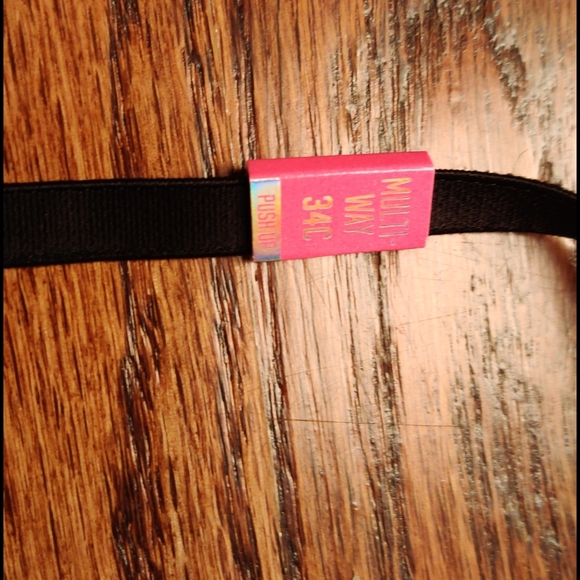 New!! VS Pink where everywhere multi way push up - Picture 4 of 8